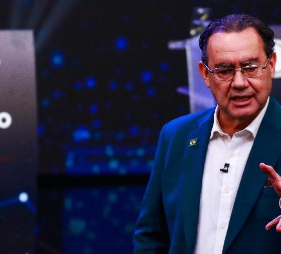 Augusto Cury empata com Caiado e pastor já lhe declara apoio na presidência