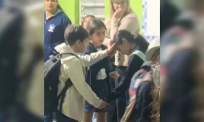 ‘Fé delas tem poder’, diz pai comovido ao ver crianças orando por sua filha