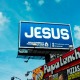 Outdoor com o nome de Jesus