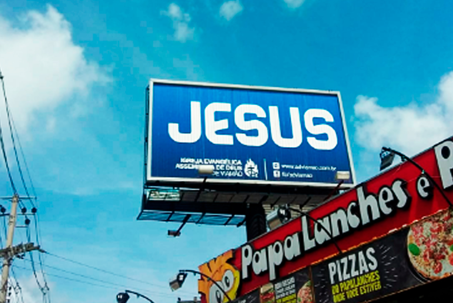 Outdoor com o nome de Jesus