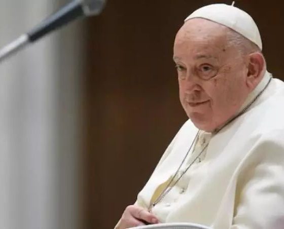 No Vaticano, consideram que o papa francisco tem 72 horas de vida, diz jornalista