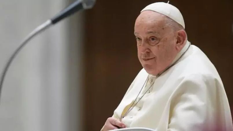 No Vaticano, consideram que o papa tem 72 horas de vida, diz jornalista