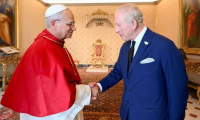 Rei Charles e papa Leão XIV em encontro histórico no Vaticano