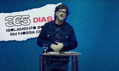 pastor Carlito Paes durante ministração