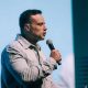 Pastor reprova ‘fanfarrice’ nas redes sociais com as línguas estranhas