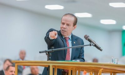 Pastor Elias Cardoso critica uso de camisas de time em cultos