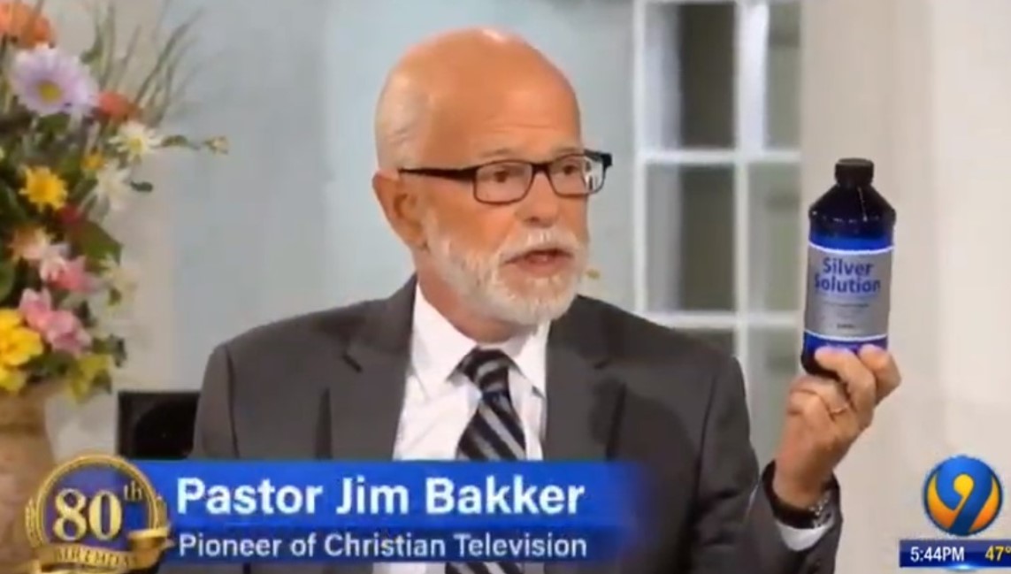 Pastor Jim Bakker vendendo produto