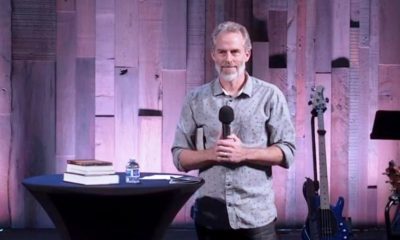 Pastor Mike McClure da Calvary Chapel