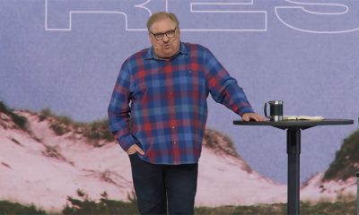 Rick Warren deleta post em que associou cruz de Cristo a gesto político