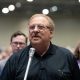 Rick Warren pede desculpa por post sobre a cruz