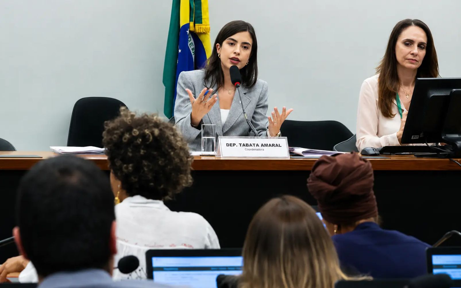 Tabata Amaral propõe exceção religiosa para PL da Misoginia