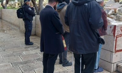 Policial orando no Monte do Templo