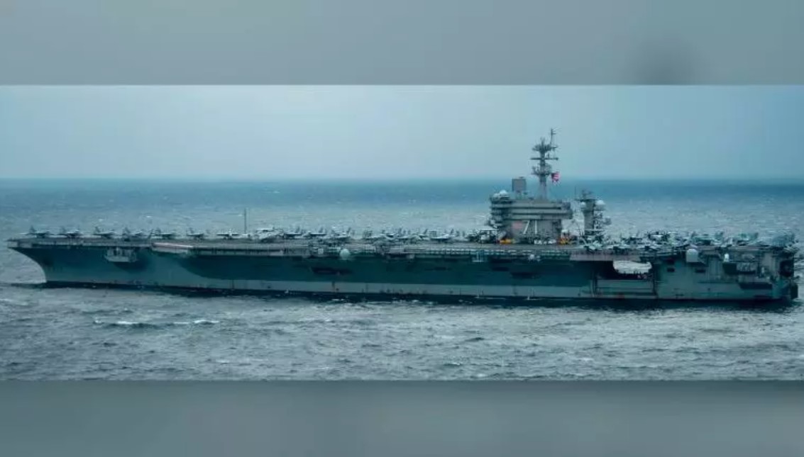 Porta-aviões USS Theodore Roosevelt