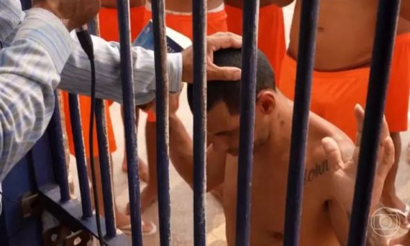 Trabalho de evangélico em presídios é tema do ‘Profissão Repórter’; Veja