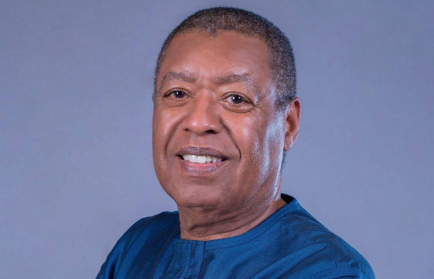 Ron Kenoly, cantor que revolucionou a música cristã contemporânea, morre aos 81 anos