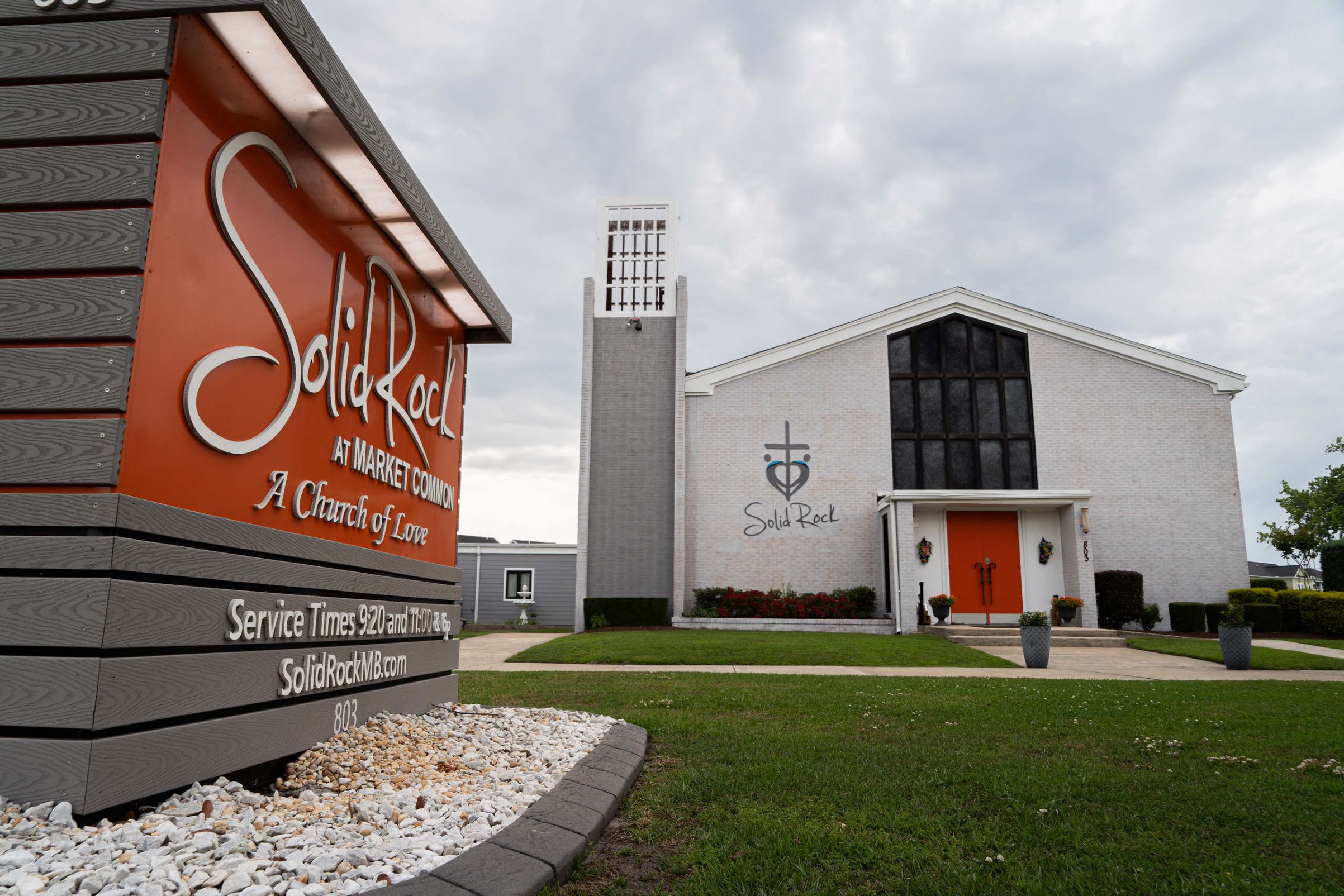 Igreja não resiste a crise após suicídio da esposa do pastor e fecha portas