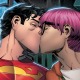 Super Man beijando outro personagem