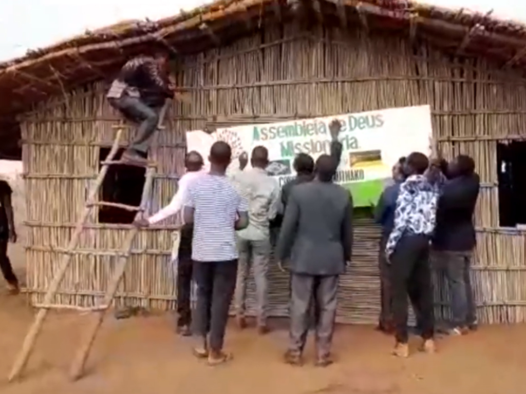 Templo Assembleia de Deus em Moçambique