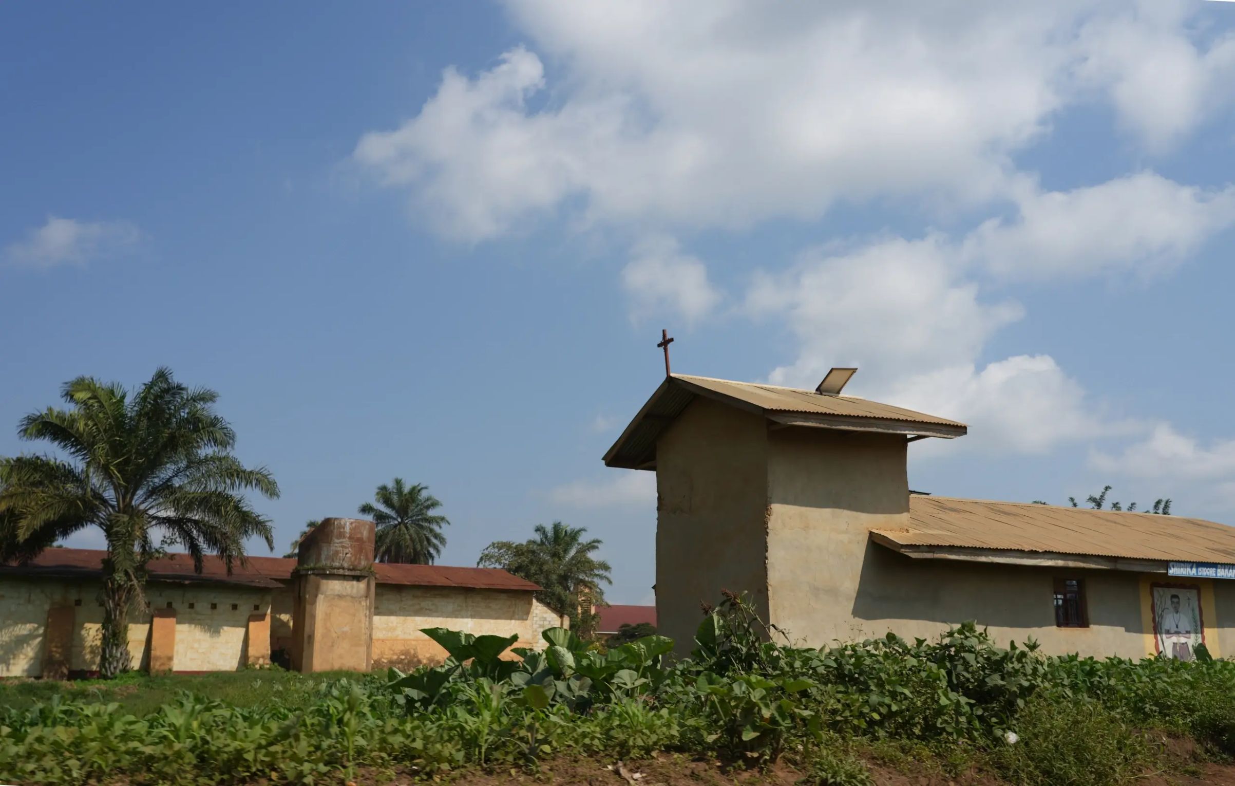 Congo: terroristas decapitam 70 cristãos dentro de igreja