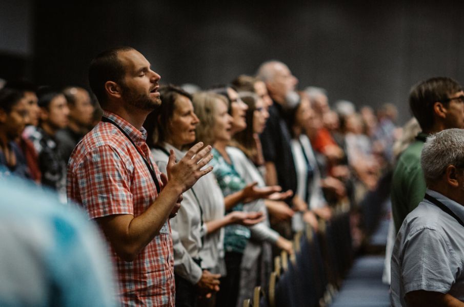 Pastor cria guia para trocar de igreja de forma ética e bíblica