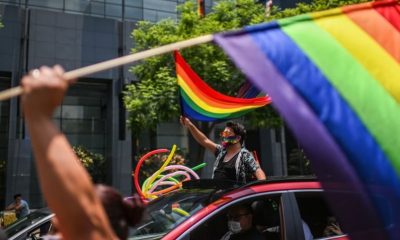 Cardeal pede que Leão XIV revogue bênção gay de Francisco