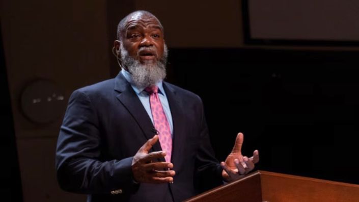 Pastores brasileiros choram morte de Voddie Baucham Jr.