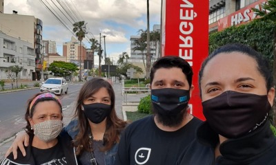 Voluntários do Doutores em Rede orando